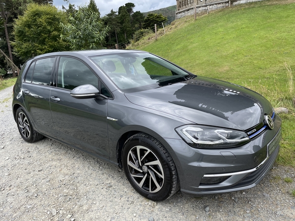 Volkswagen Golf HATCHBACK in Down