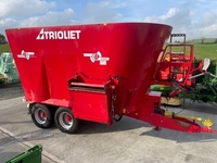 Trioliet SM2-2400ZK Tandem Axle Tub Diet Feeder in Down