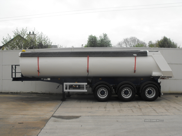 Chieftain Insulated Half Pipe Tipping Trailer in Tyrone