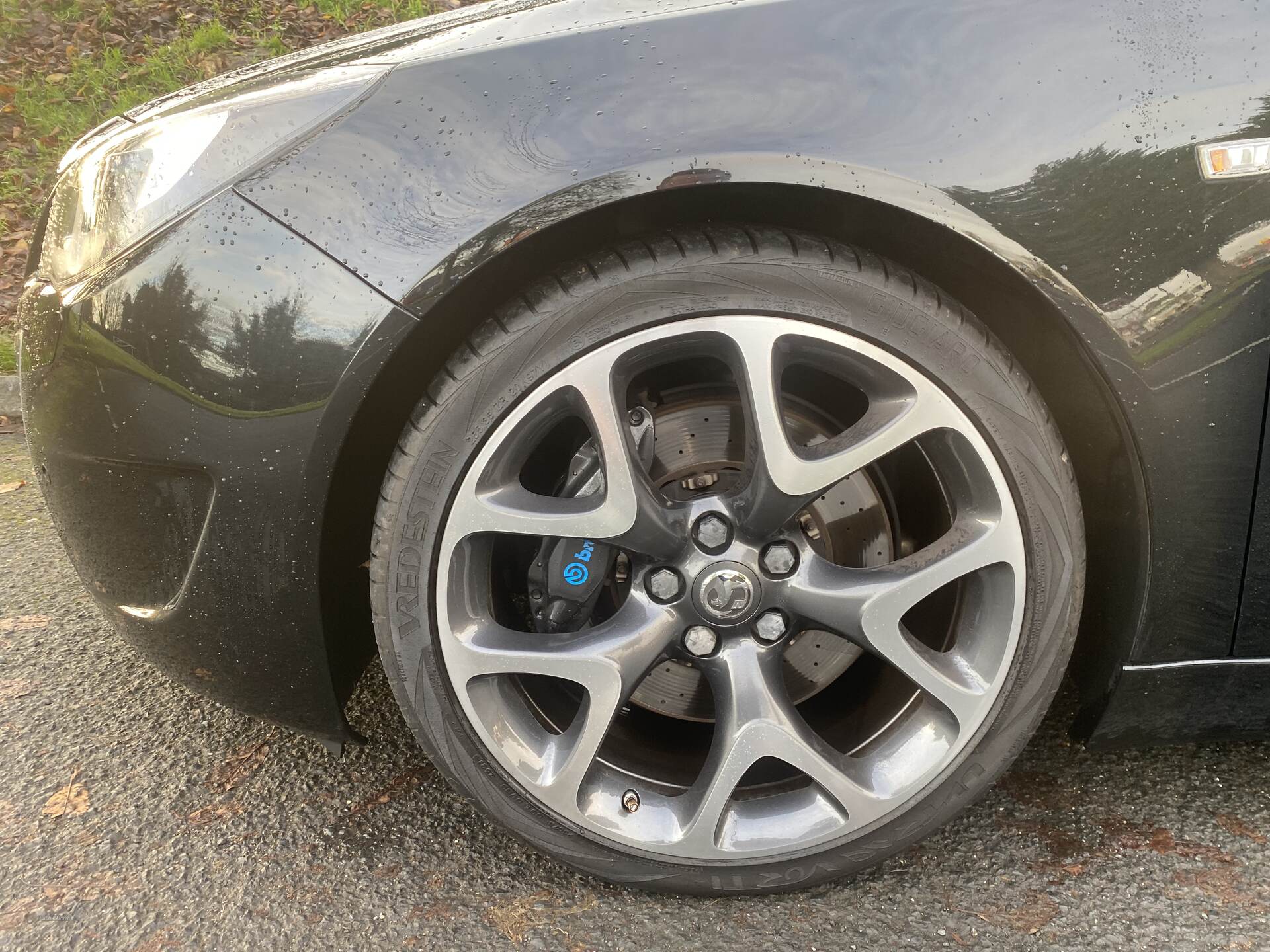 Vauxhall Insignia HATCHBACK in Down