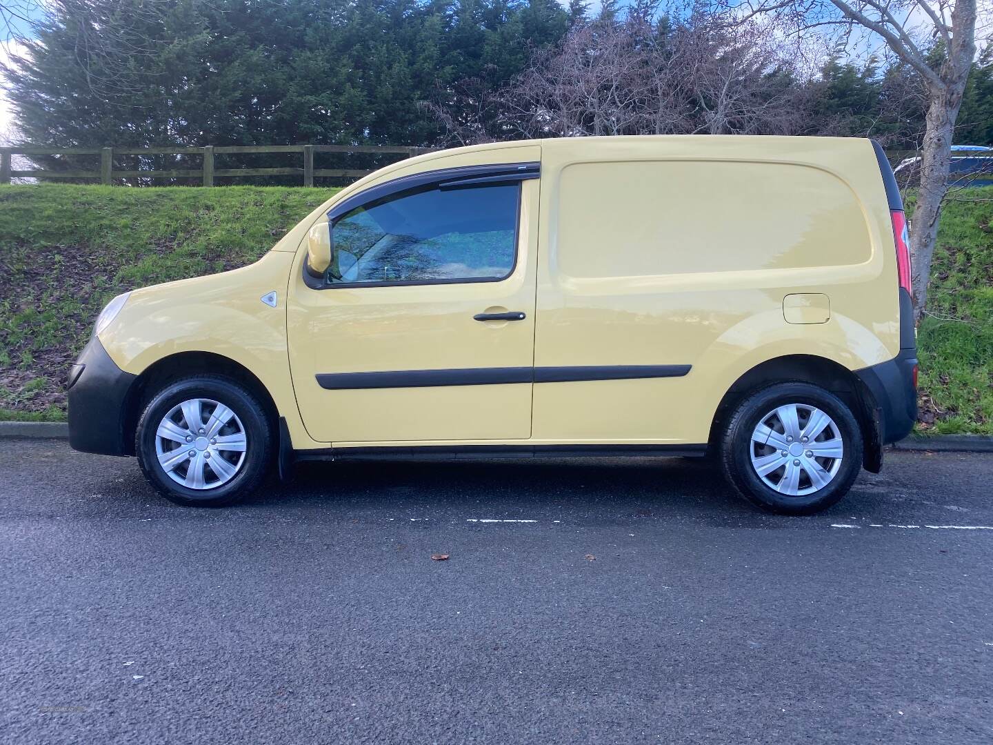 Renault Kangoo DIESEL in Down