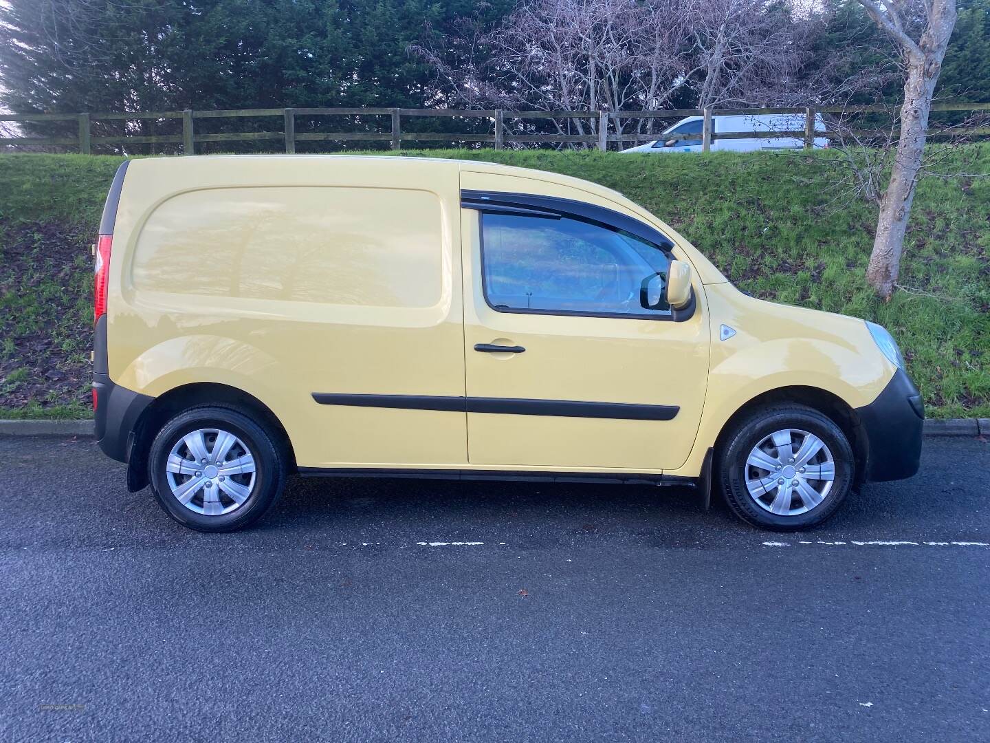 Renault Kangoo DIESEL in Down