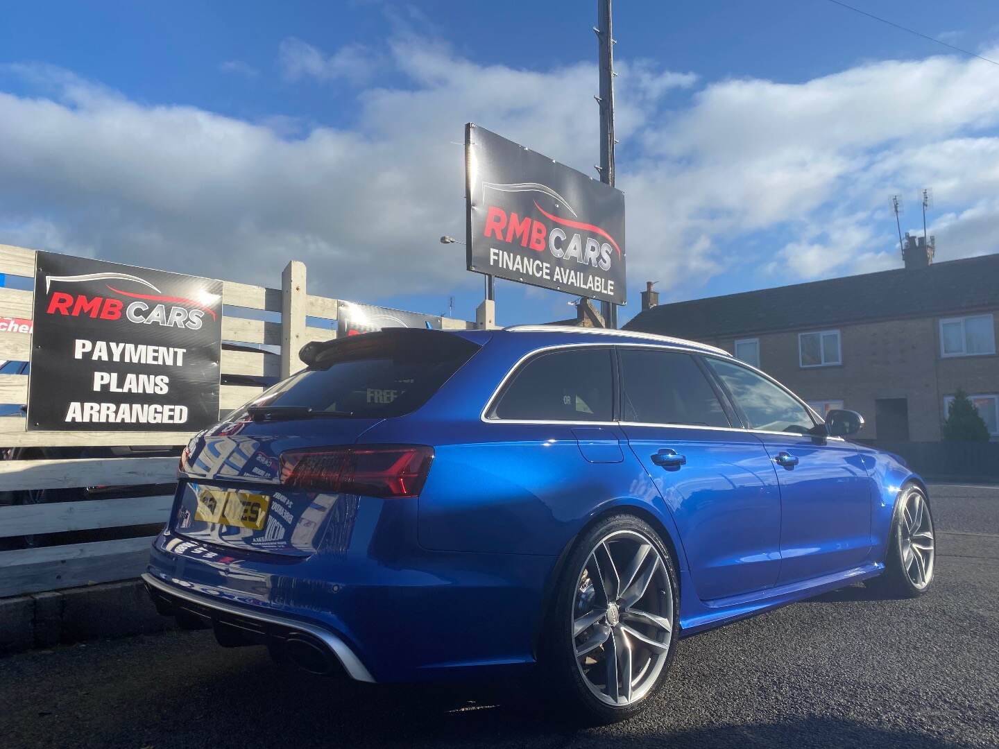 Audi RS6 AVANT in Down