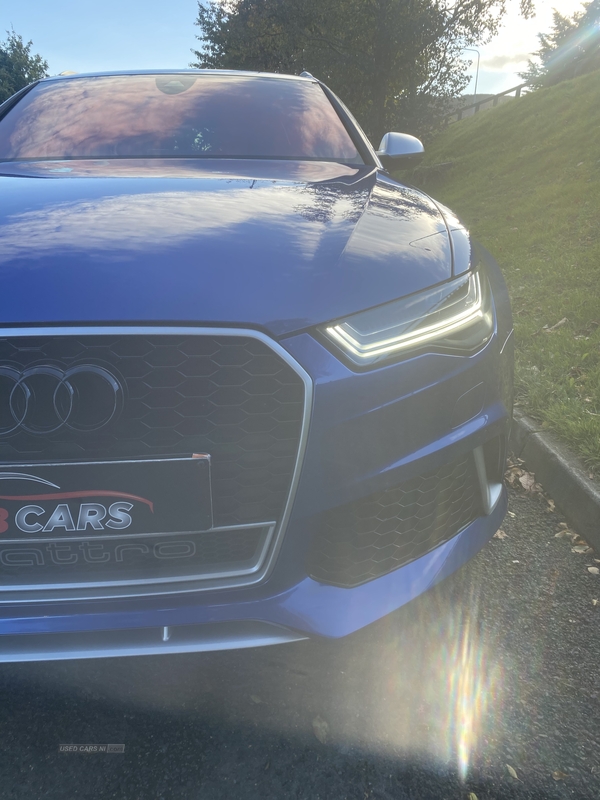 Audi RS6 AVANT in Down