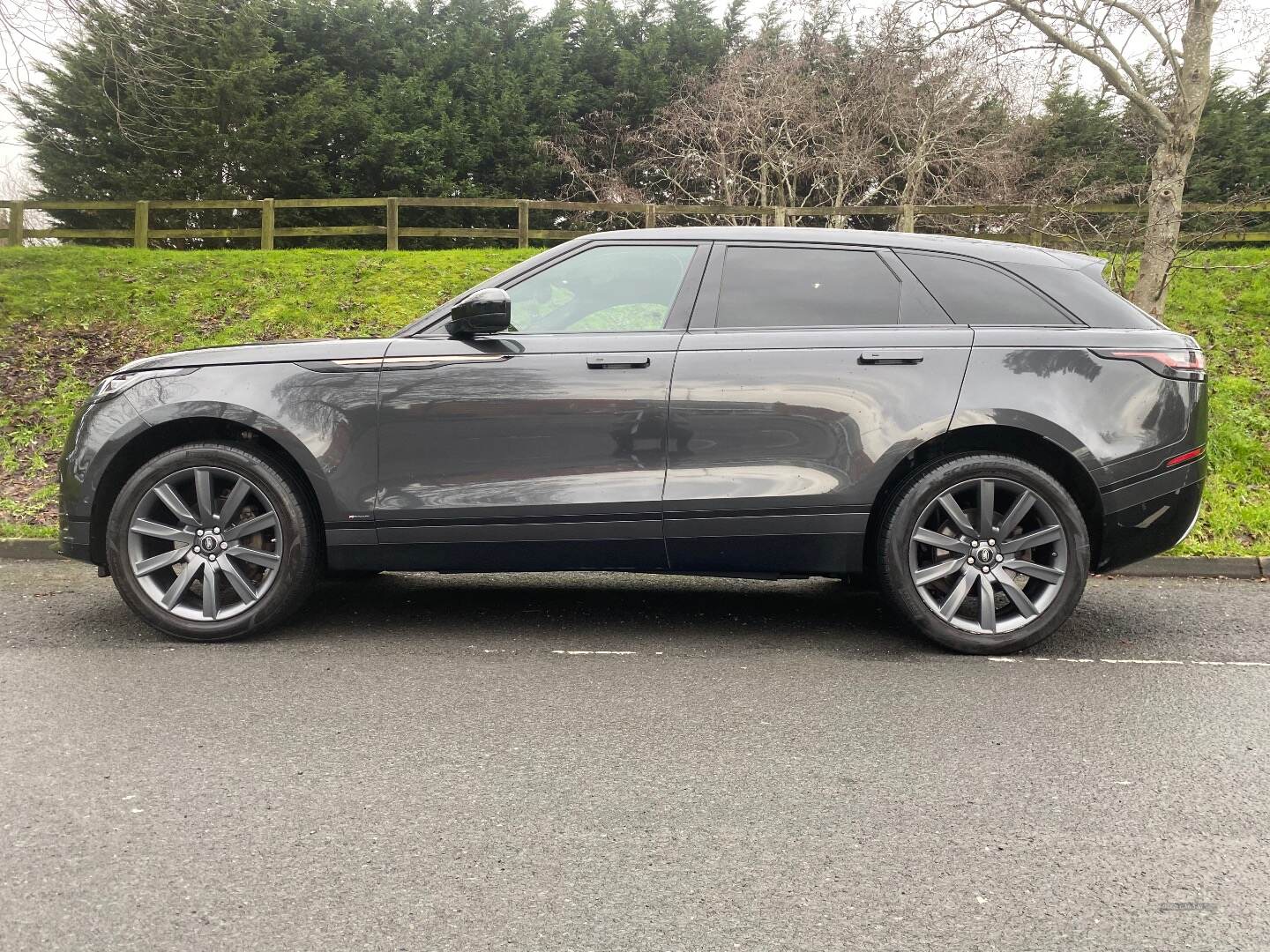 Land Rover Range Rover Velar DIESEL ESTATE in Down