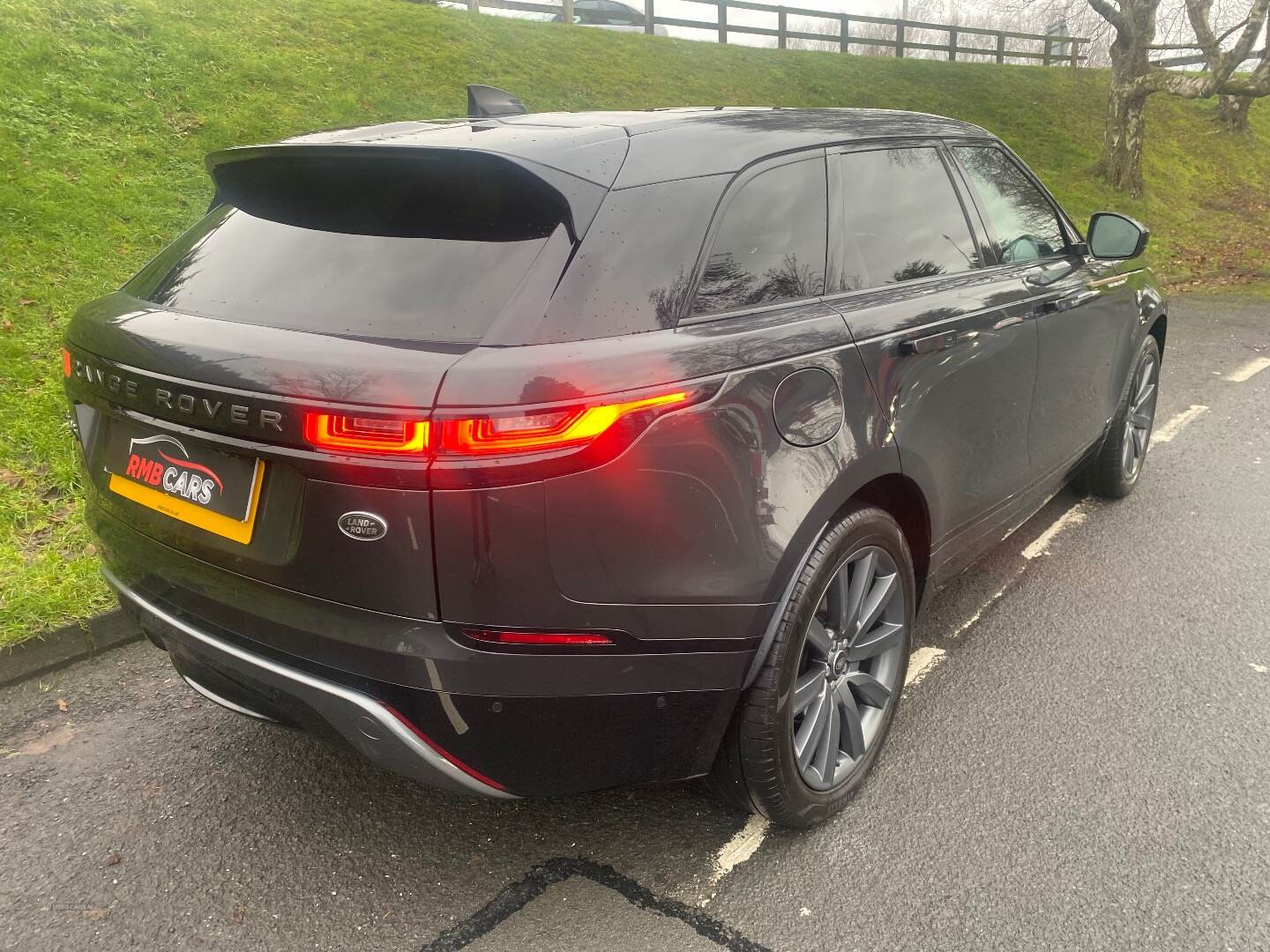 Land Rover Range Rover Velar DIESEL ESTATE in Down