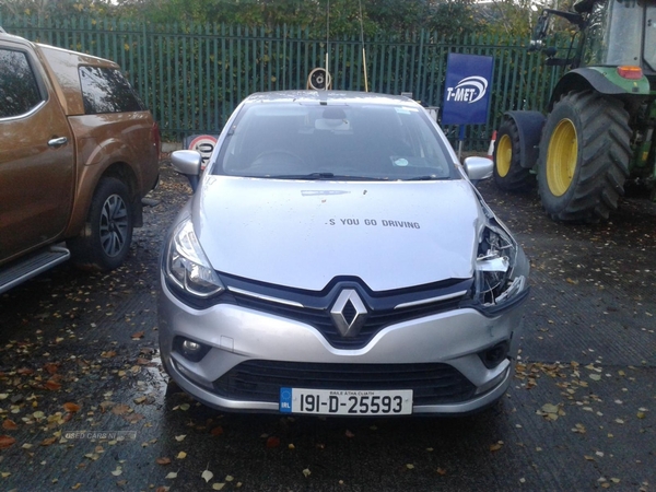 Renault Clio in Armagh