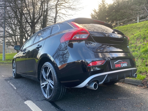 Volvo V40 DIESEL HATCHBACK in Down