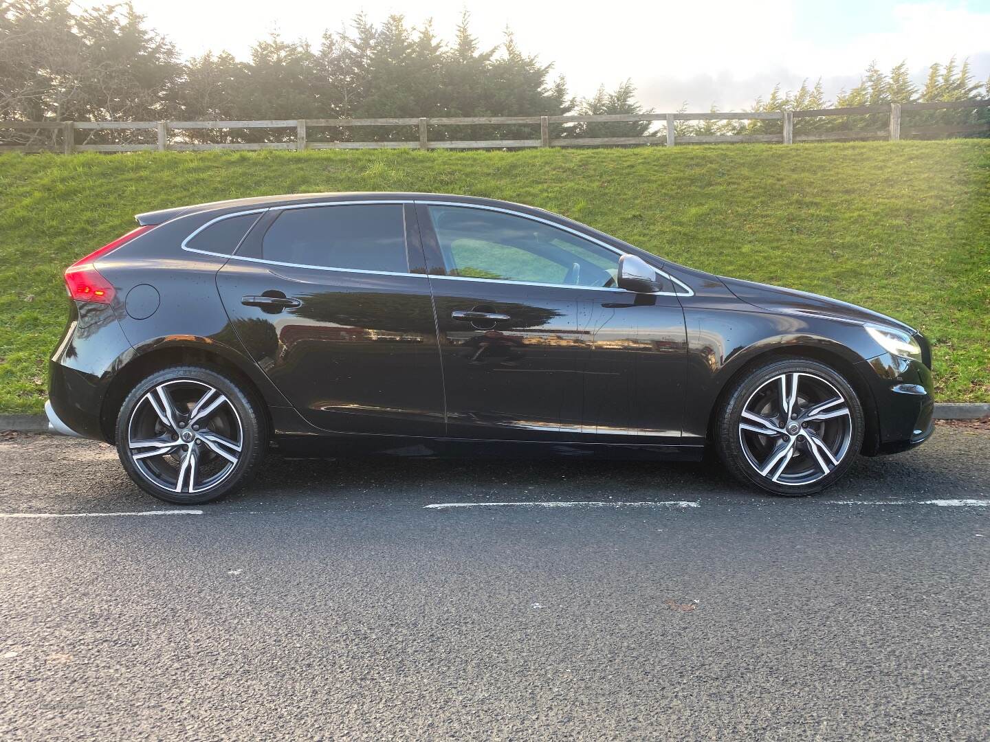 Volvo V40 DIESEL HATCHBACK in Down