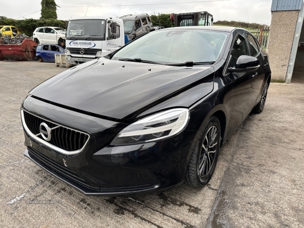 Volvo V40 MOMENTUM D2 2.0d 6sp in Down