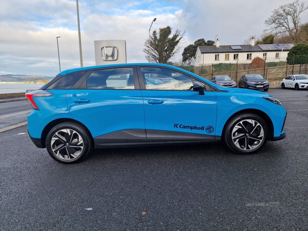 MG MG4 64kWh SE Auto 5dr in Down