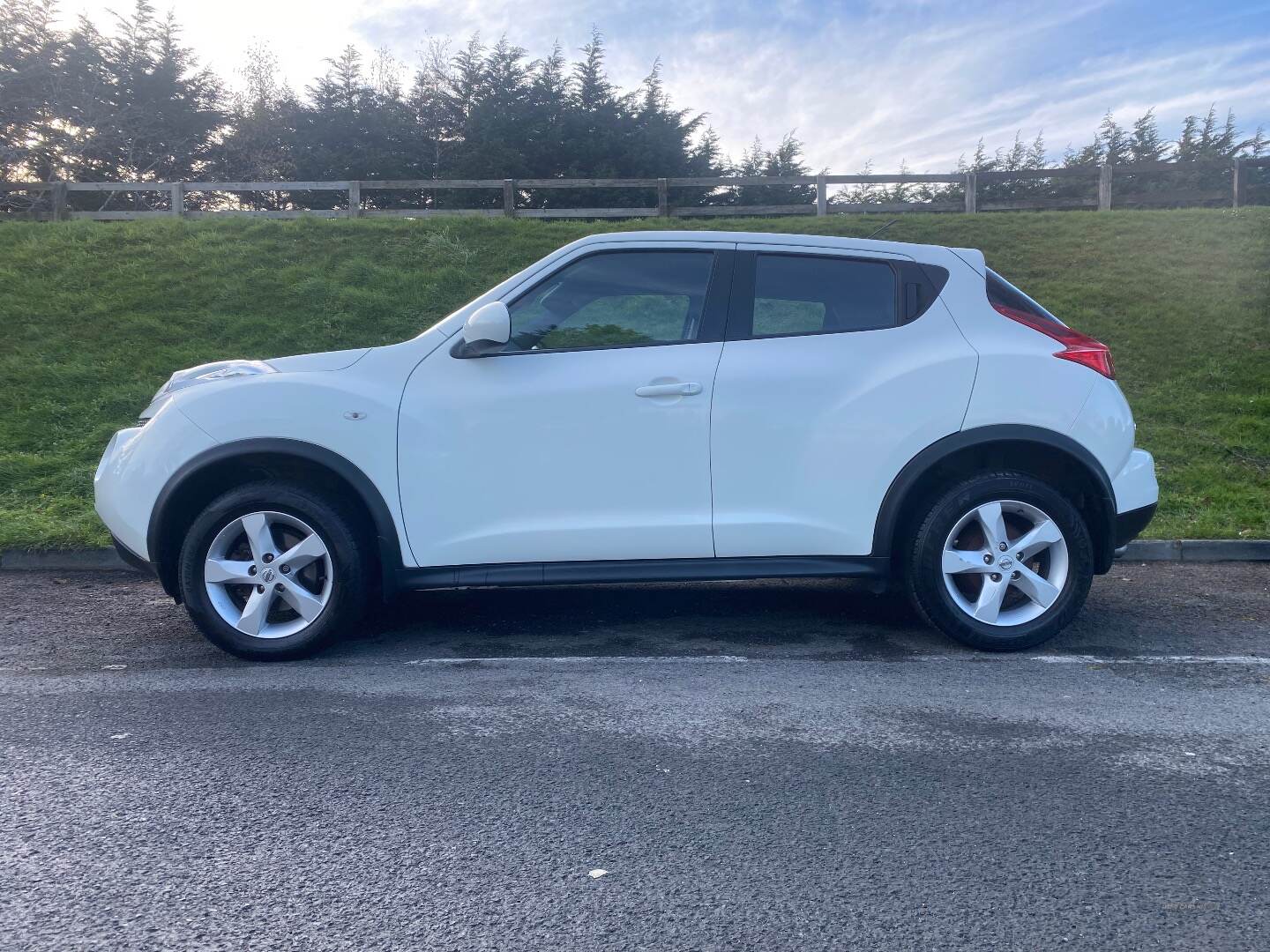 Nissan Juke HATCHBACK in Down