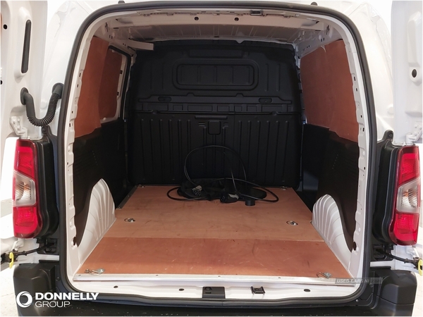 Fiat Doblo 100kW 50kWh 800kg Van Auto in Antrim