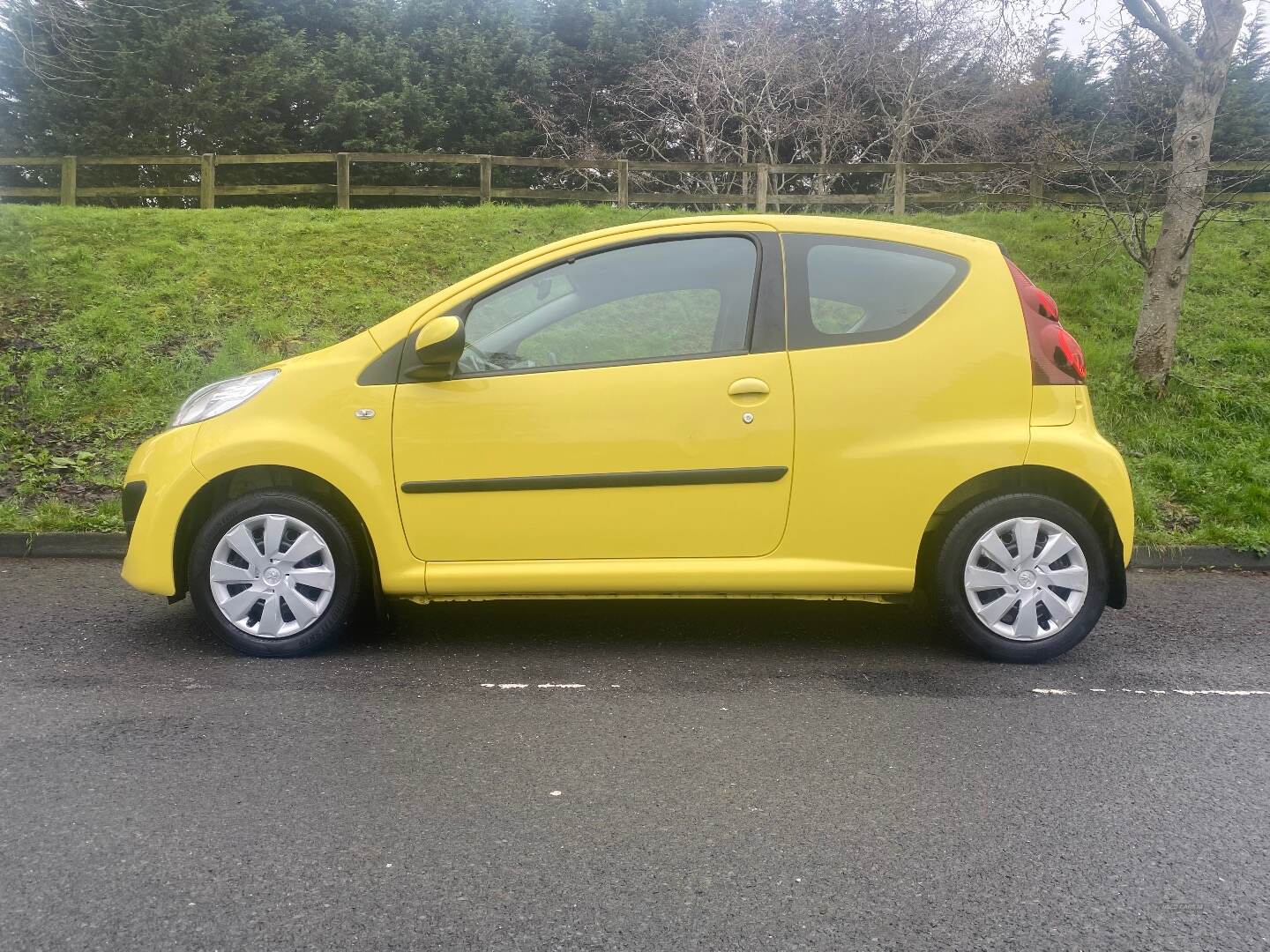 Peugeot 107 HATCHBACK in Down