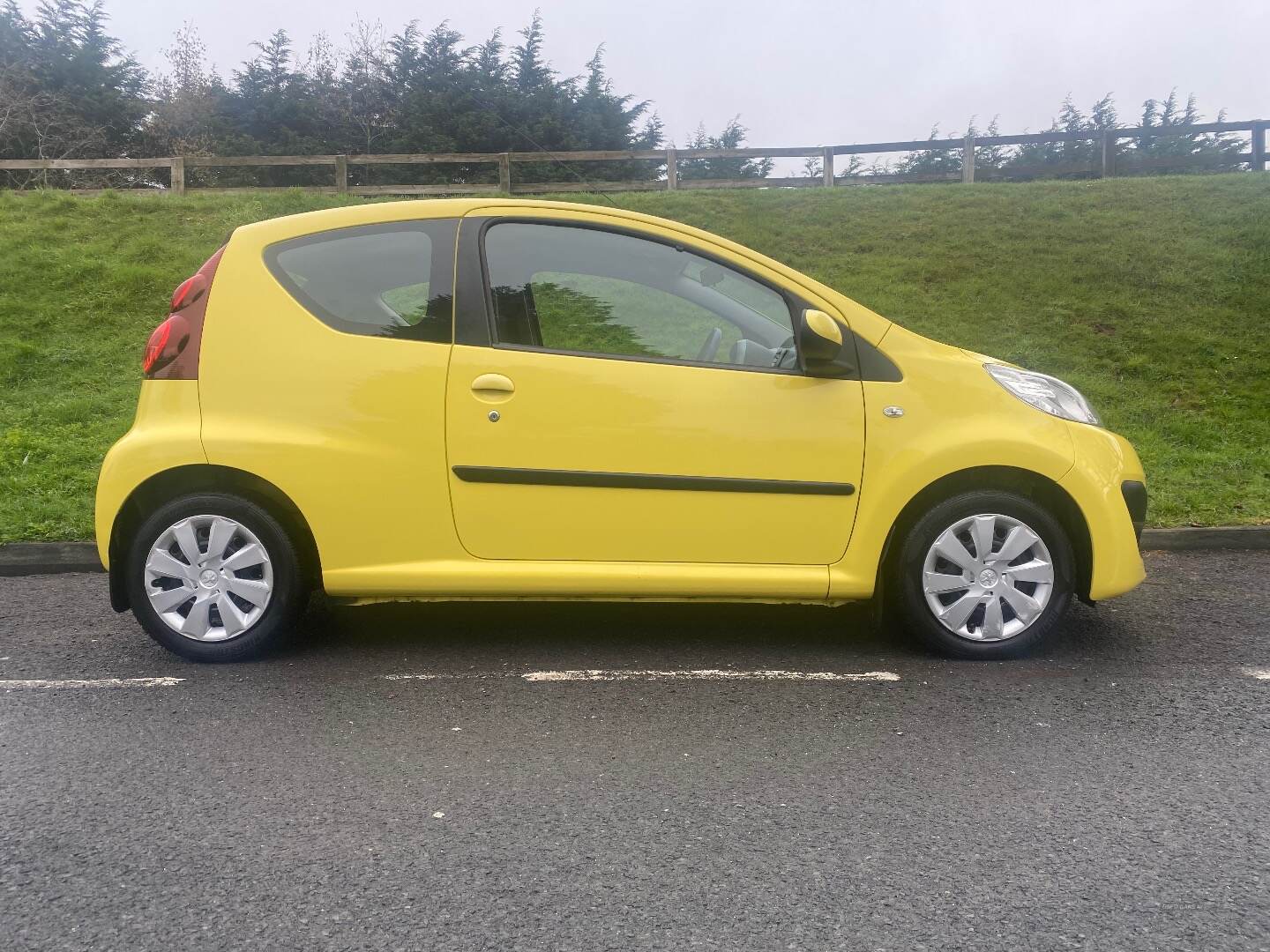 Peugeot 107 HATCHBACK in Down