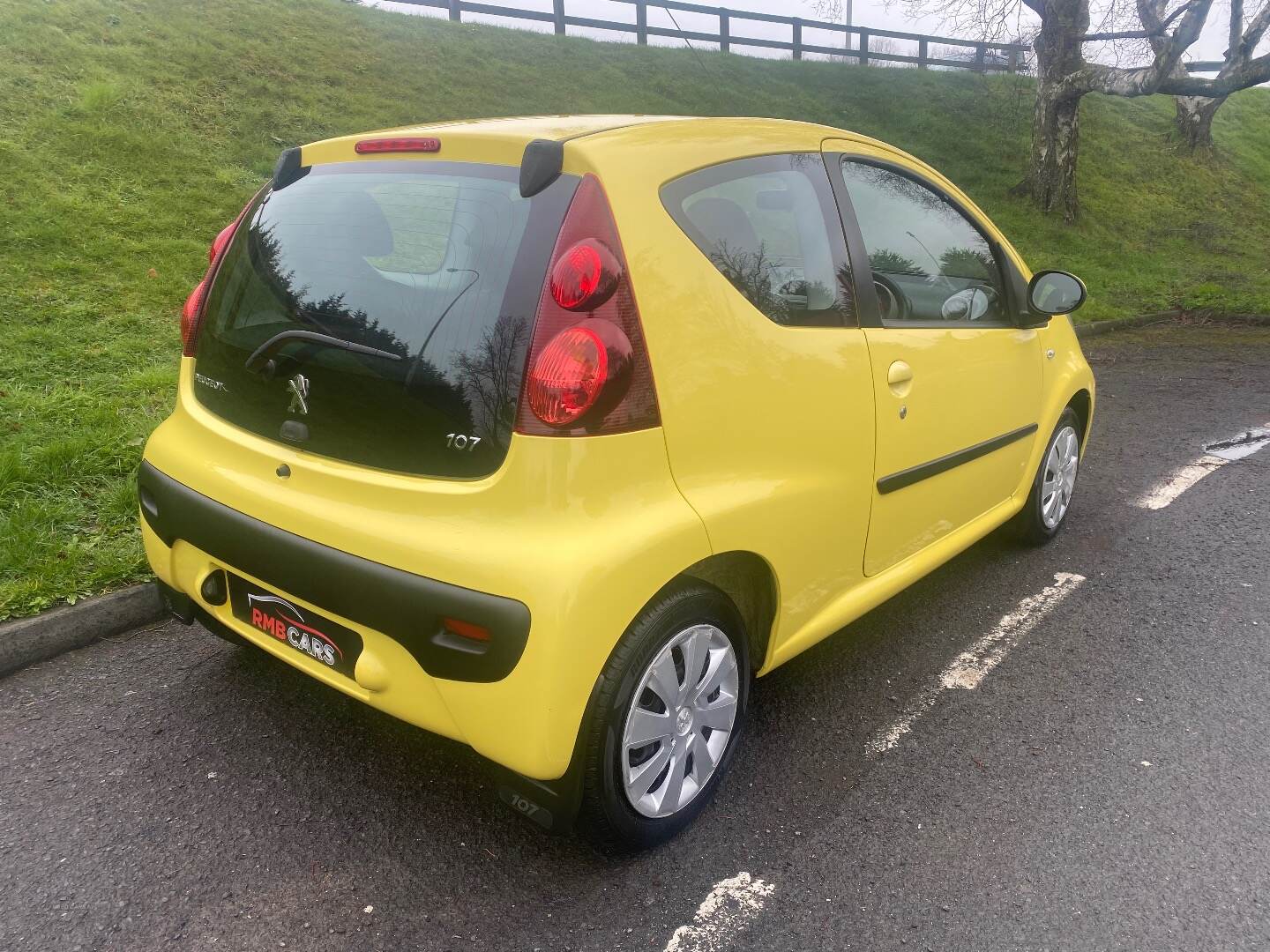 Peugeot 107 HATCHBACK in Down