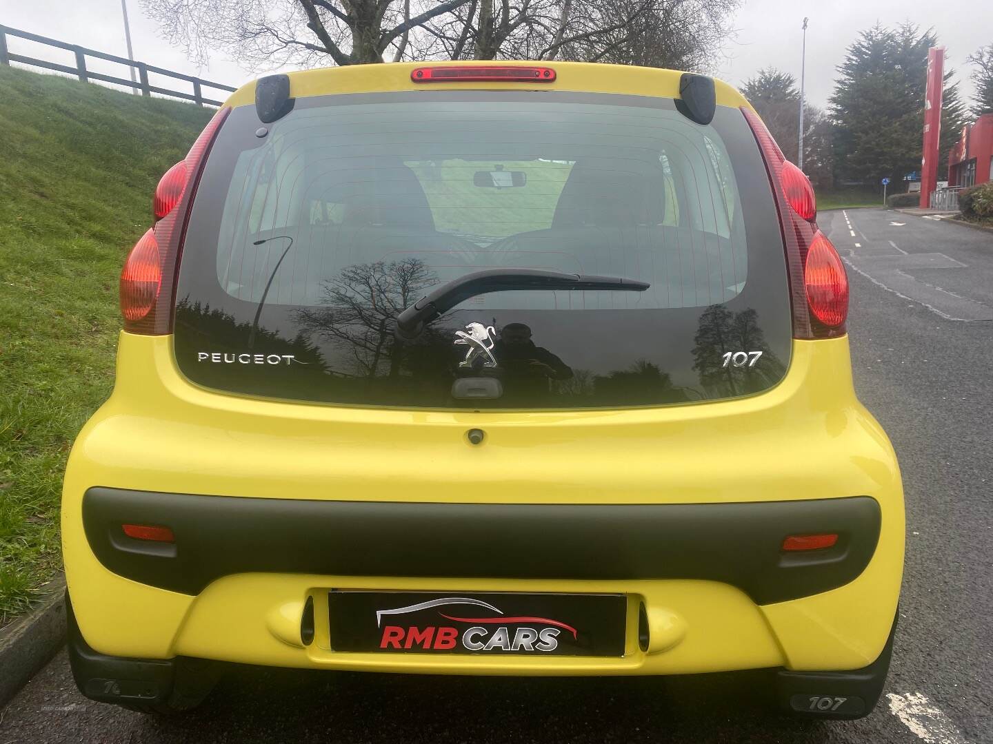 Peugeot 107 HATCHBACK in Down