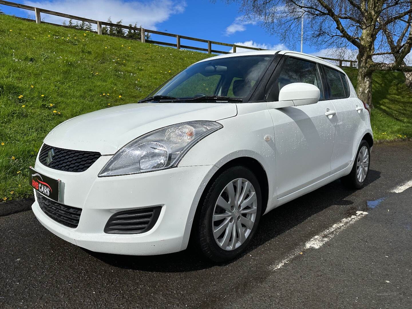 Suzuki Swift HATCHBACK in Down