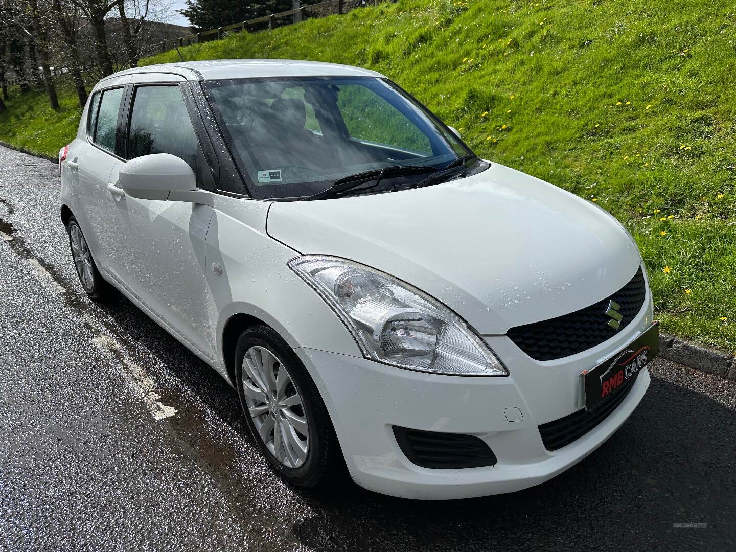 Suzuki Swift HATCHBACK in Down