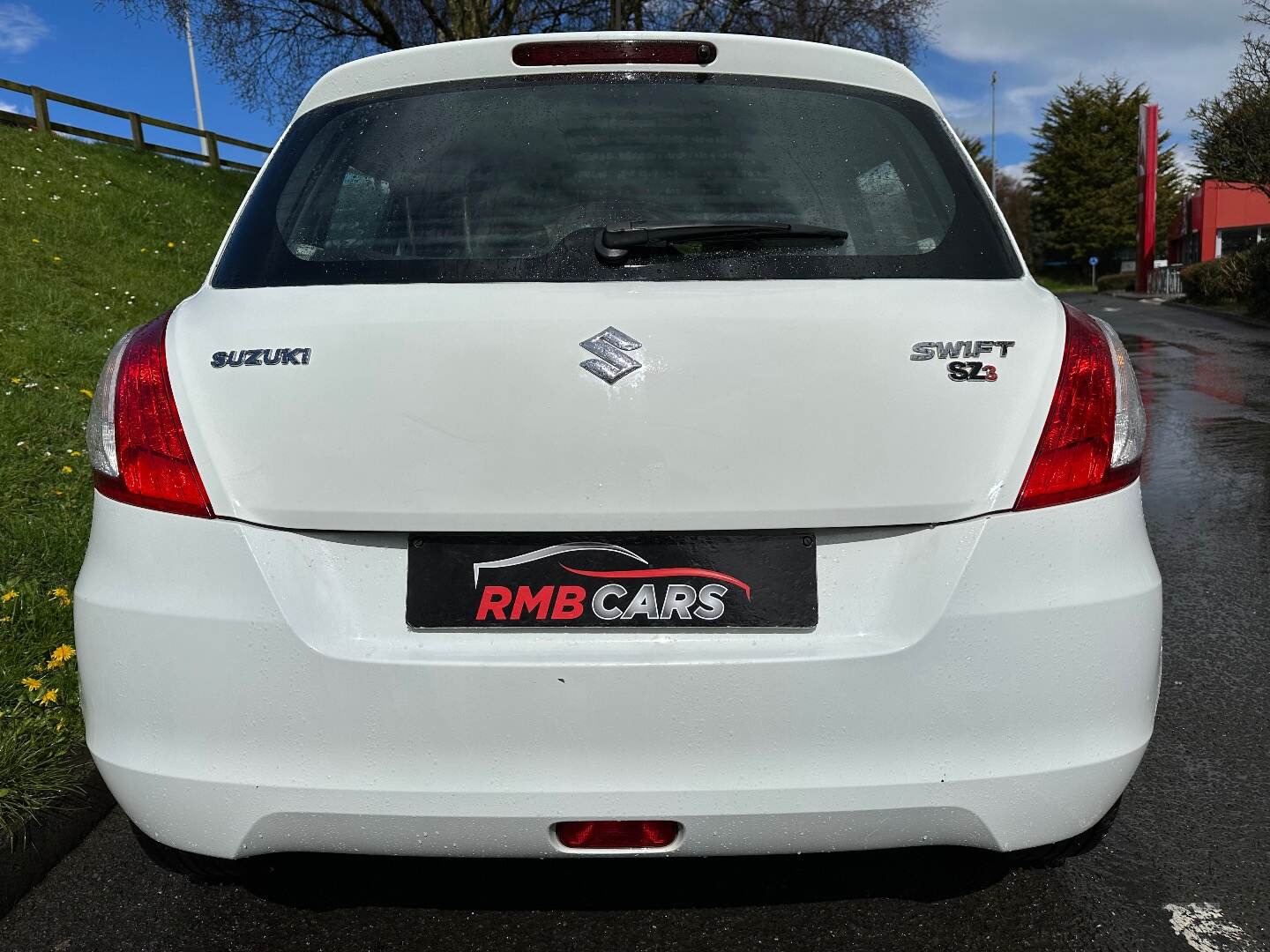 Suzuki Swift HATCHBACK in Down