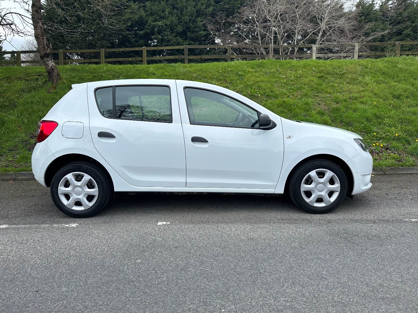 Dacia Sandero HATCHBACK in Down