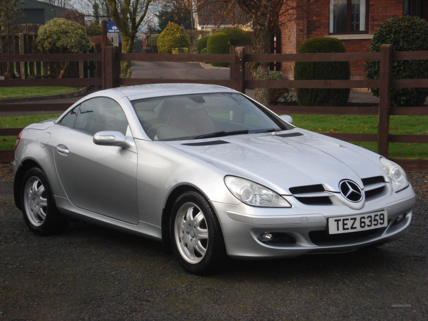 2008 silver Mercedes SLK 200 Kompressor Auto: Vehicular traffic moving  vehicles, convertible, convertibles soft-top, open topped roadster,  cabriolets, drop-tops, cars driving vehicle on UK roads, motors, motoring  on the M61 motorway highway