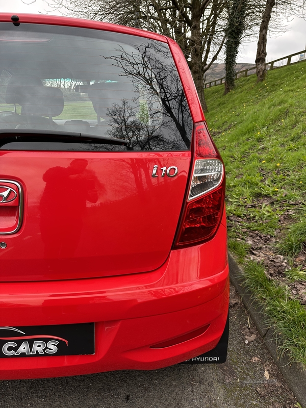 Hyundai i10 HATCHBACK in Down