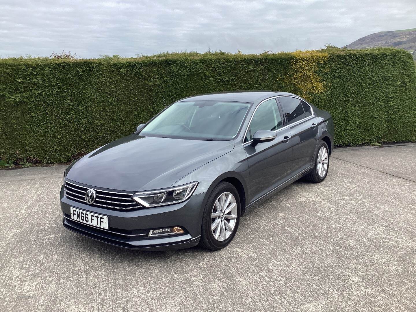 Volkswagen Passat DIESEL SALOON in Down