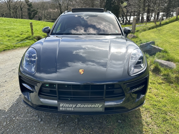 Porsche Macan ESTATE in Down