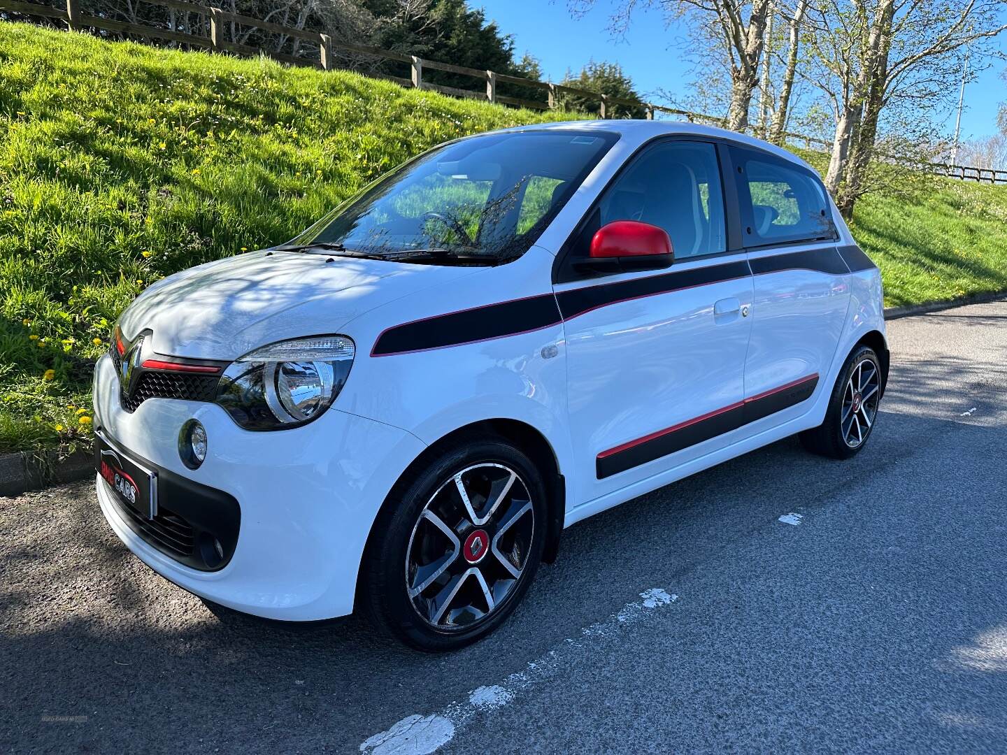 Renault Twingo HATCHBACK in Down