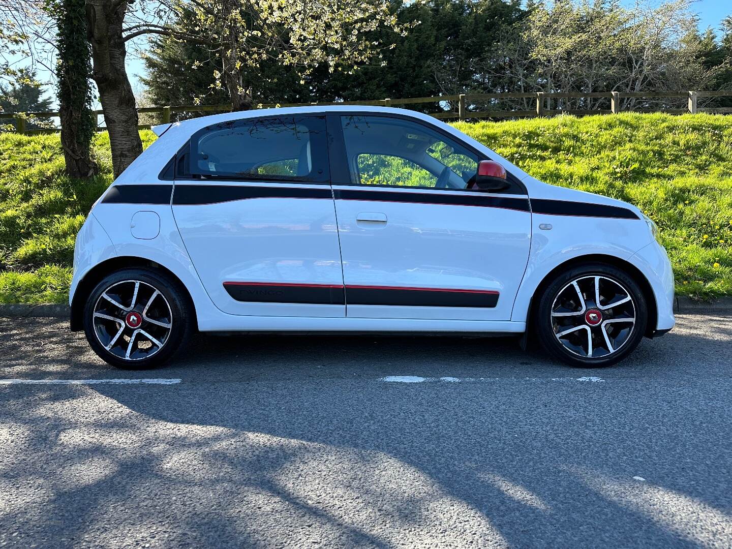 Renault Twingo HATCHBACK in Down