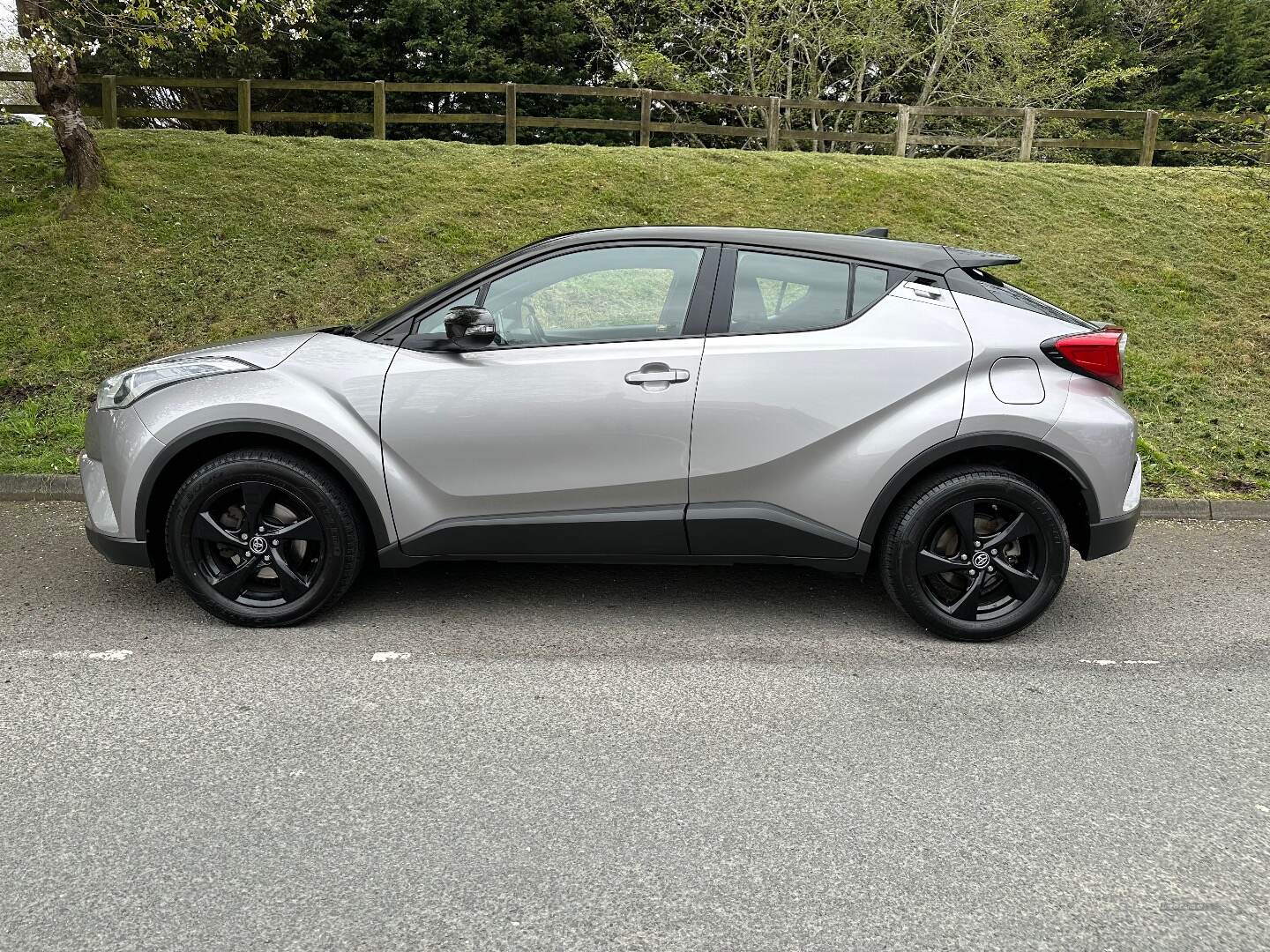 Toyota C-HR HATCHBACK in Down