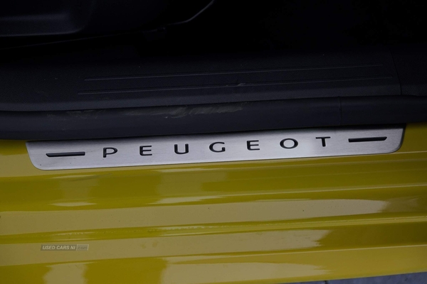 Peugeot 208 1.2 PureTech Allure Premium + Euro 6 (s/s) 5dr in Down