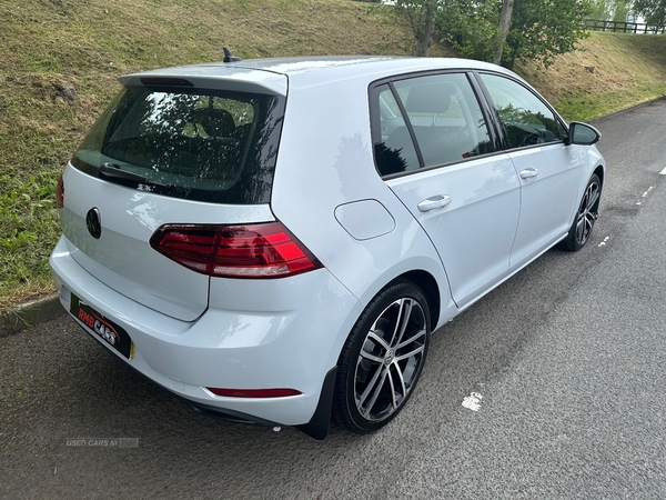 Volkswagen Golf HATCHBACK in Down