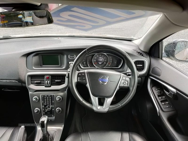 Volvo V40 Cross Country Lux in Derry / Londonderry