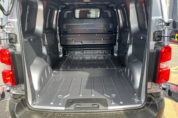 Toyota Proace 1.5D Icon Medium Panel Van MWB Euro 6 (s/s) 6dr in Tyrone
