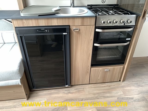 Swift Europa Super 880/4, One Owner, Transverse Island Bed, Separate Shower in Down
