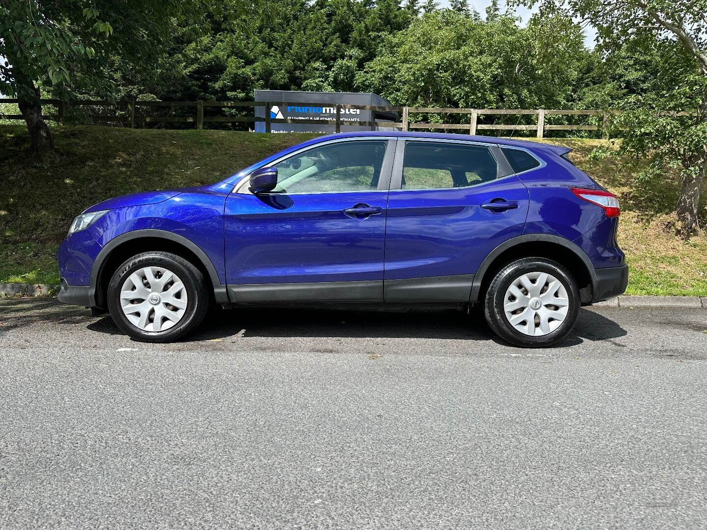 Nissan Qashqai DIESEL HATCHBACK in Down