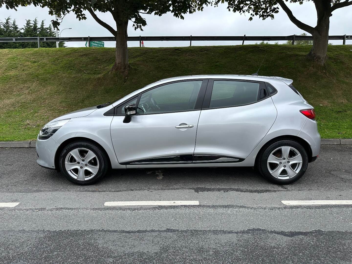 Renault Clio HATCHBACK in Down