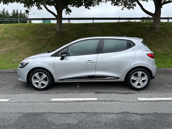 Renault Clio HATCHBACK in Down