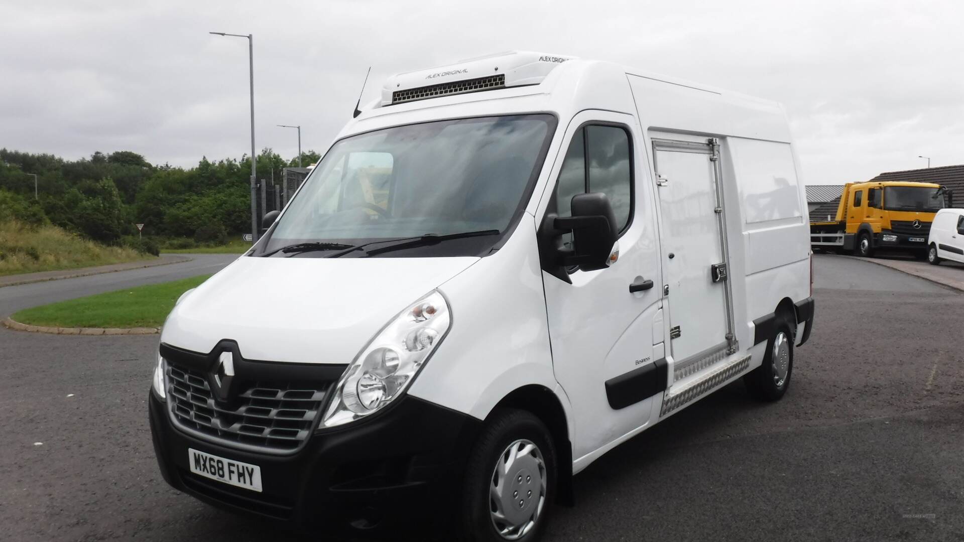 Renault Master MWB DIESEL FWD in Down