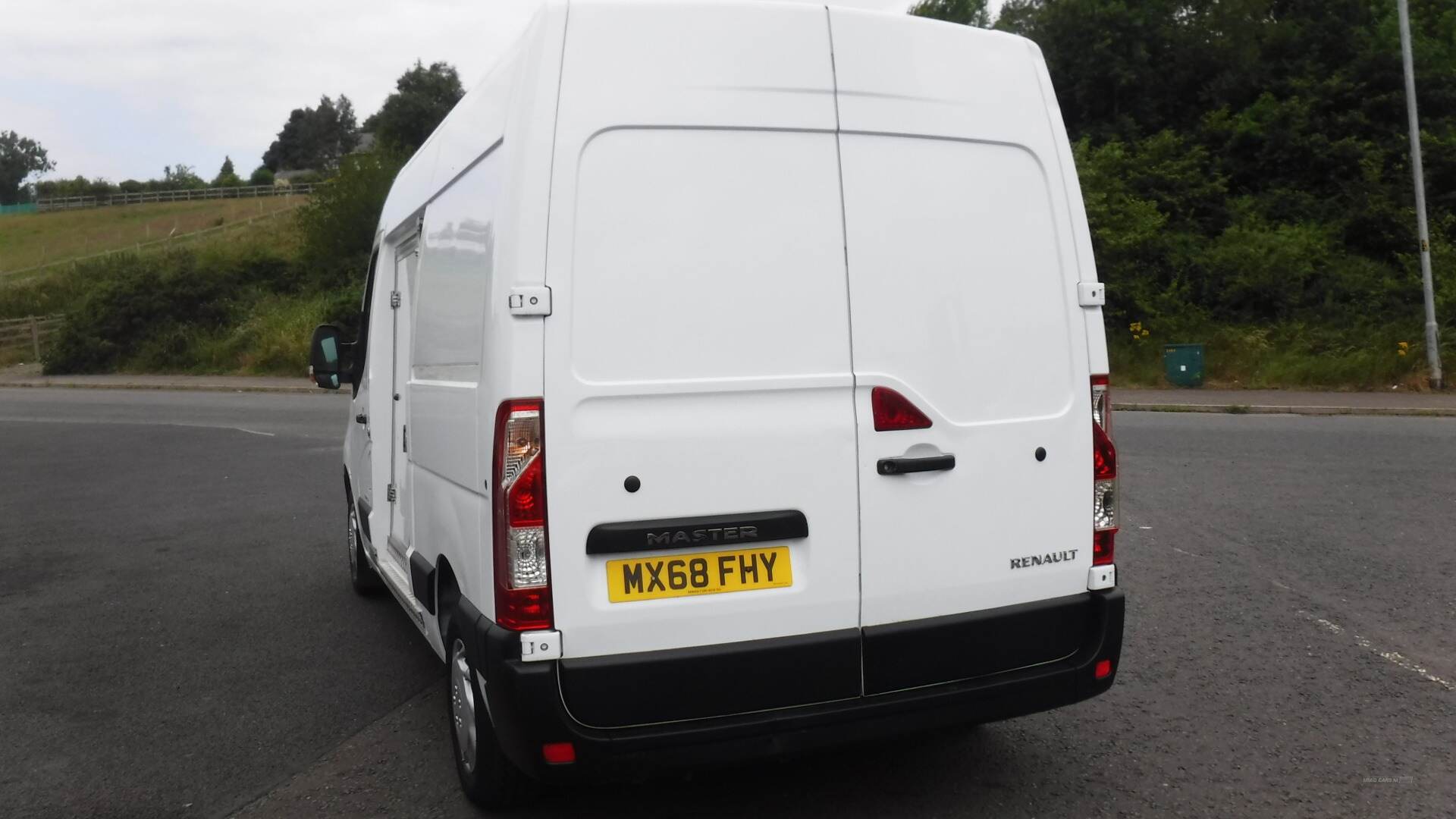 Renault Master MWB DIESEL FWD in Down