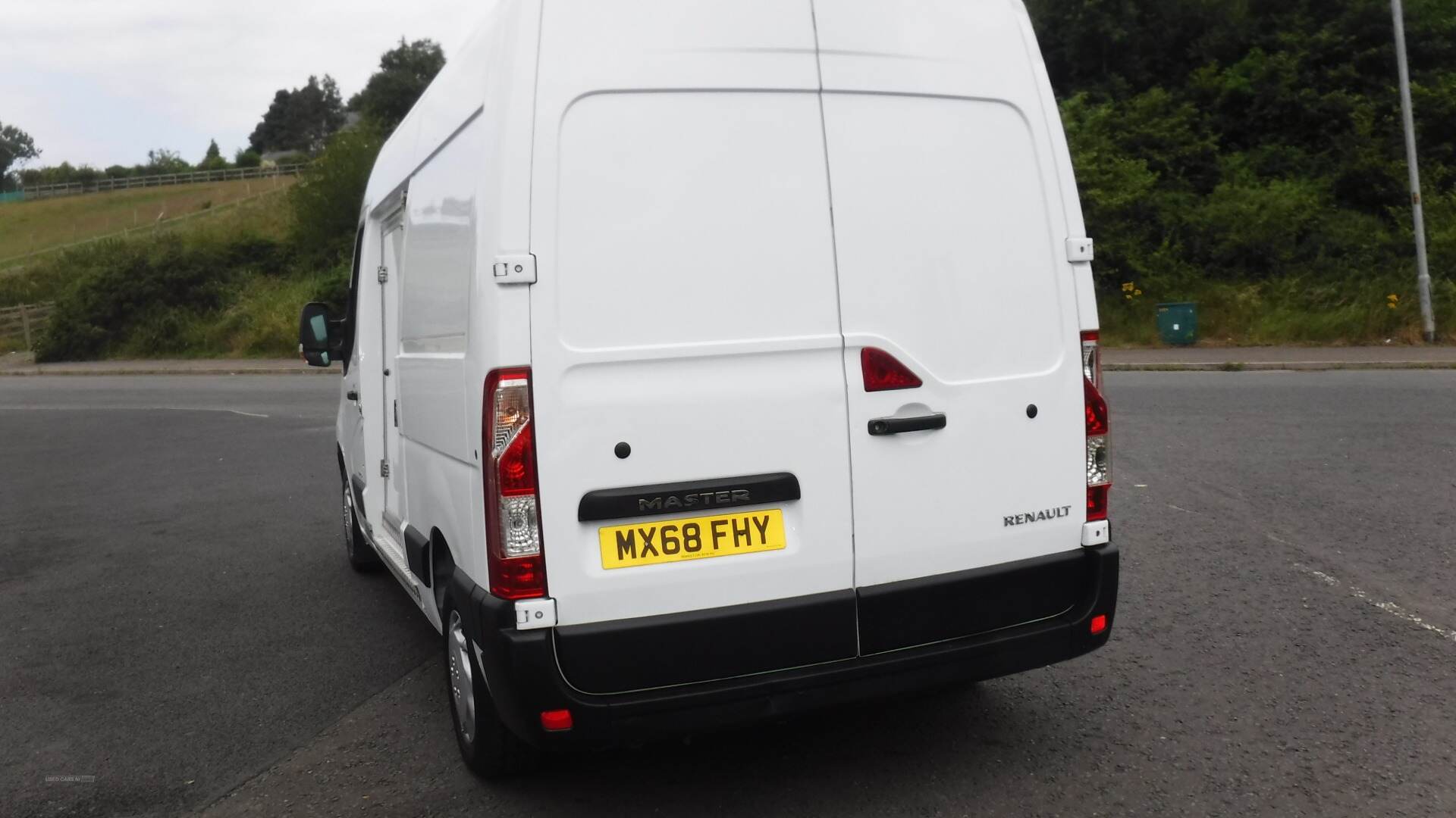 Renault Master MWB DIESEL FWD in Down