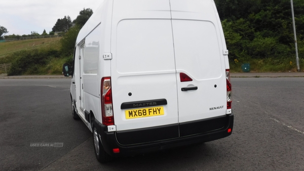 Renault Master MWB DIESEL FWD in Down