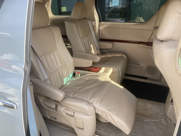 Toyota Alphard LUXURY PACK in Down
