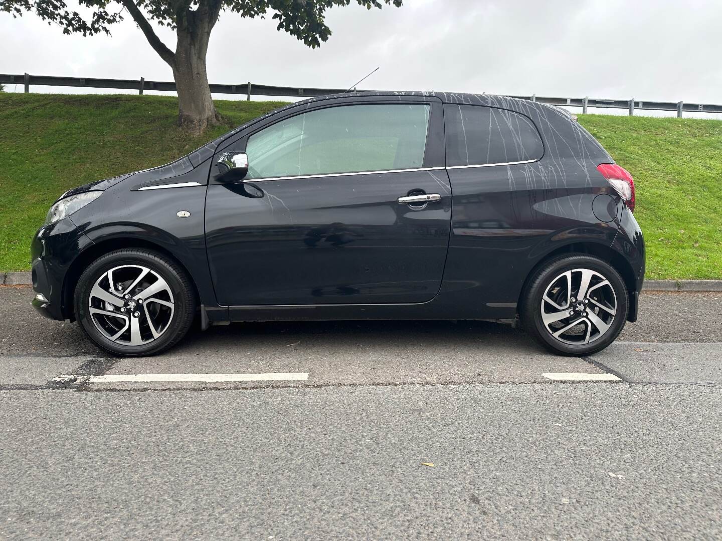 Peugeot 108 HATCHBACK in Down