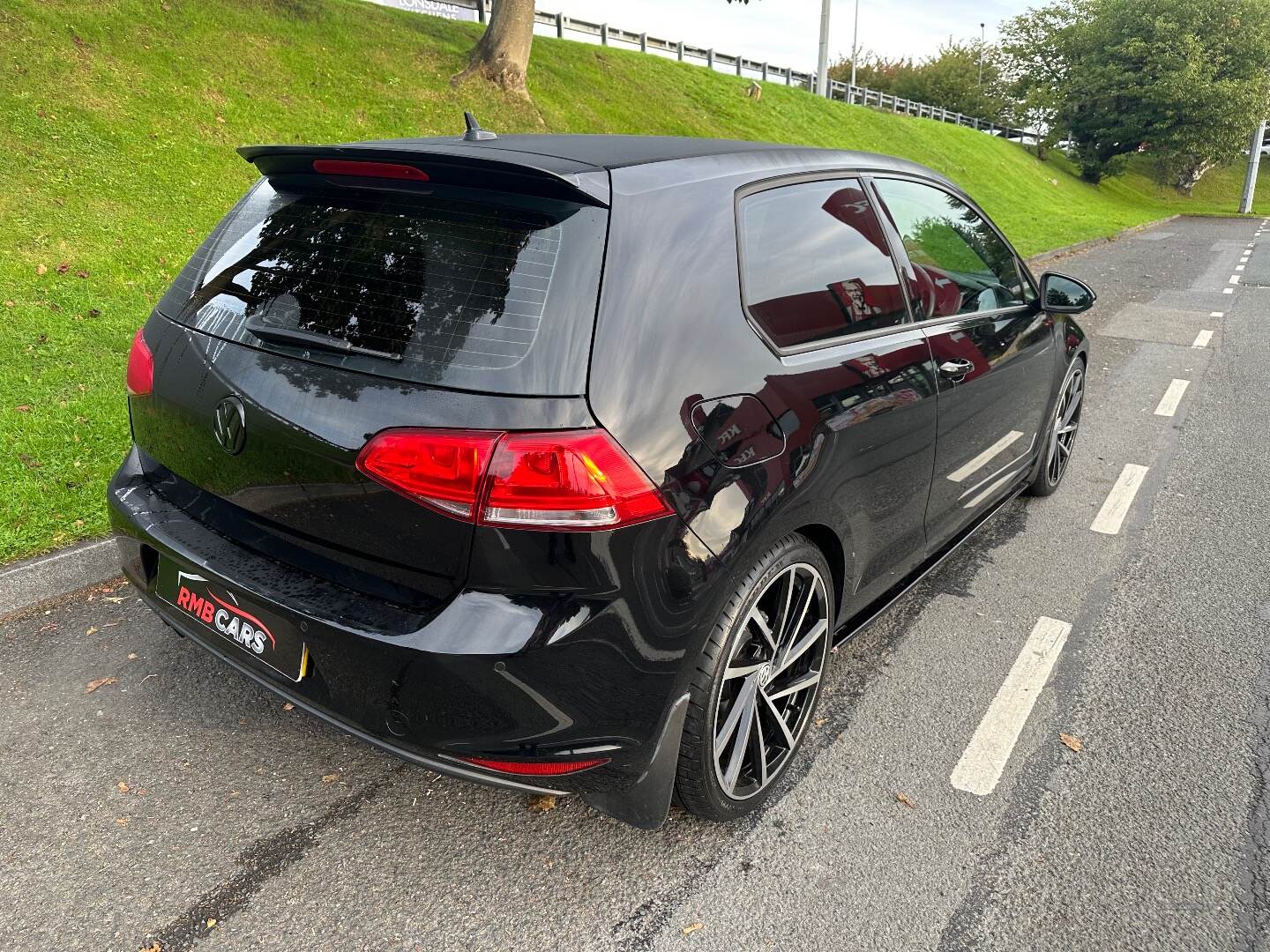 Volkswagen Golf HATCHBACK in Down