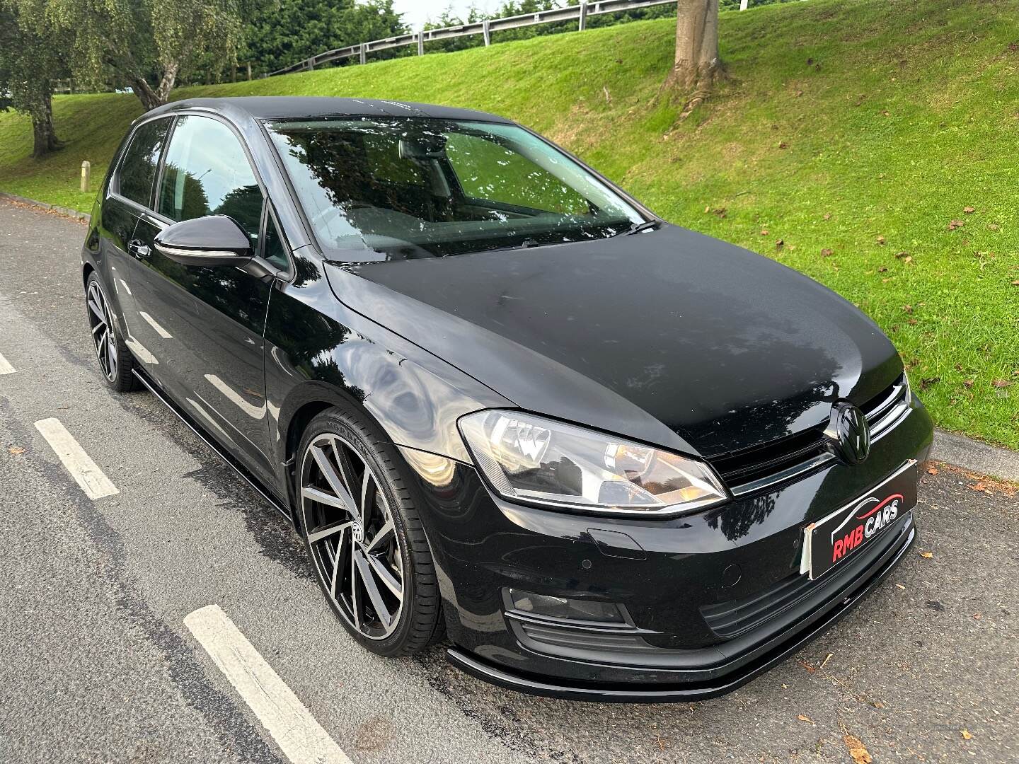 Volkswagen Golf HATCHBACK in Down