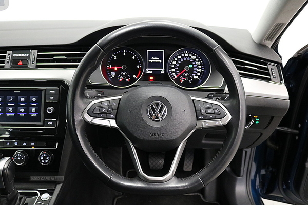 Volkswagen Passat 2.0 TDI EVO SCR SE 5dr DSG in Down