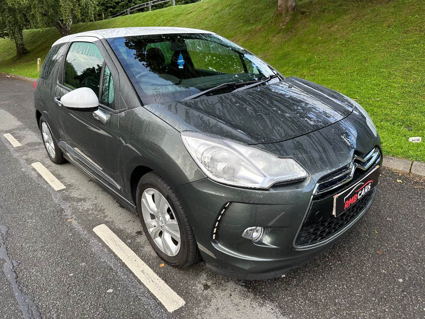 Citroen DS3 HATCHBACK in Down